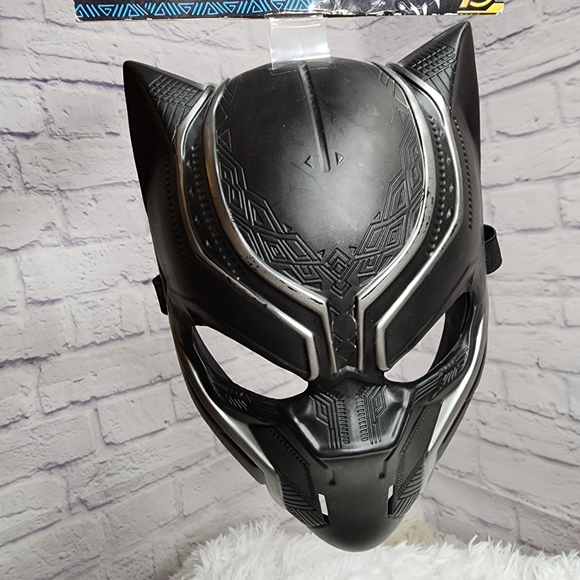๐๏ธ Marvel Black Panther Mask - Picture 8 of 14